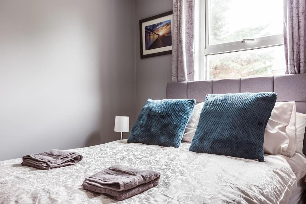 4 Bedroom House, 2 Min Walk From Station London Exterior foto